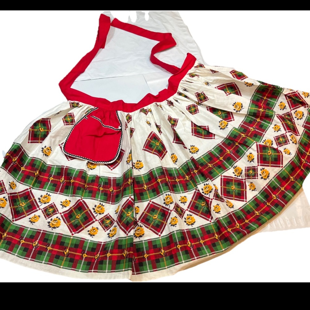 VINTAGE apron HANDMADE CHRISTMAS Tie Red Green Plaid Flowers Cotton, Pocket NEW